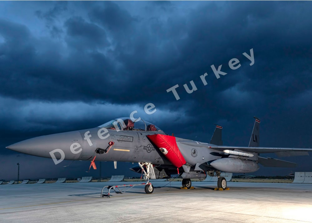 BIRTH OF AN AIR SUPERIORITY FIGHTER F-15