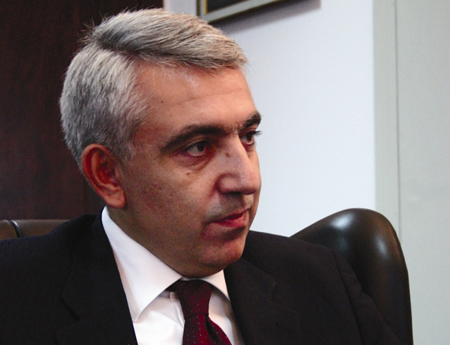 The goal is to reach an annual amount of 1 billion $ for defence exports