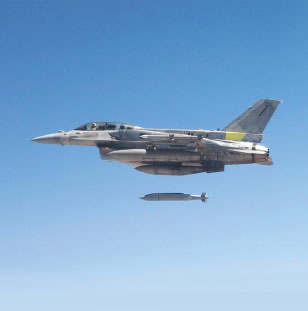 Raytheon’s Joint Standoff Weapon C-1 Demonstrates Networked Capability with E-2D Aircraft