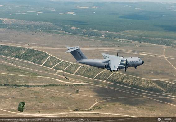 Airbus A400M conducts paratrooping trials