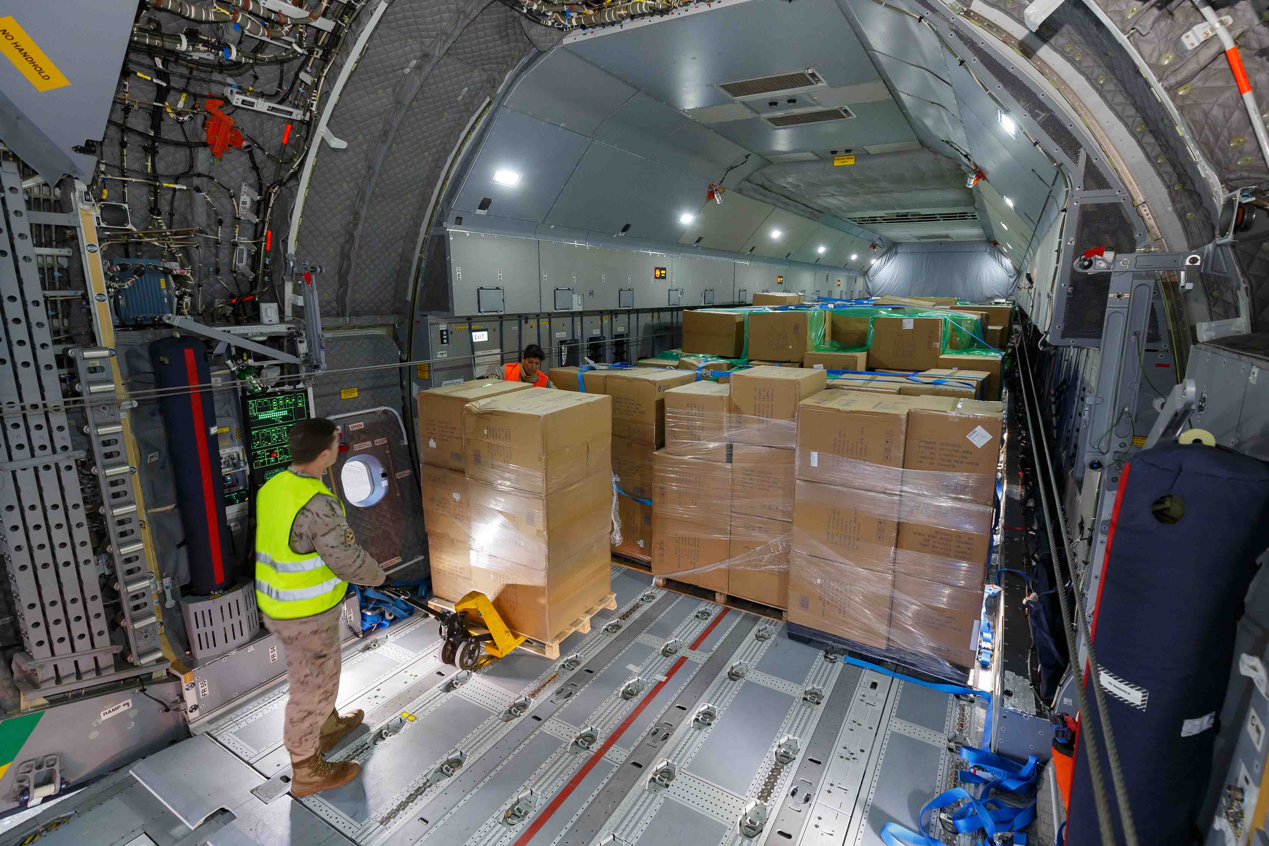 Airbus A400M transports Masks to Spain in Support of COVID-19 Crisis Efforts