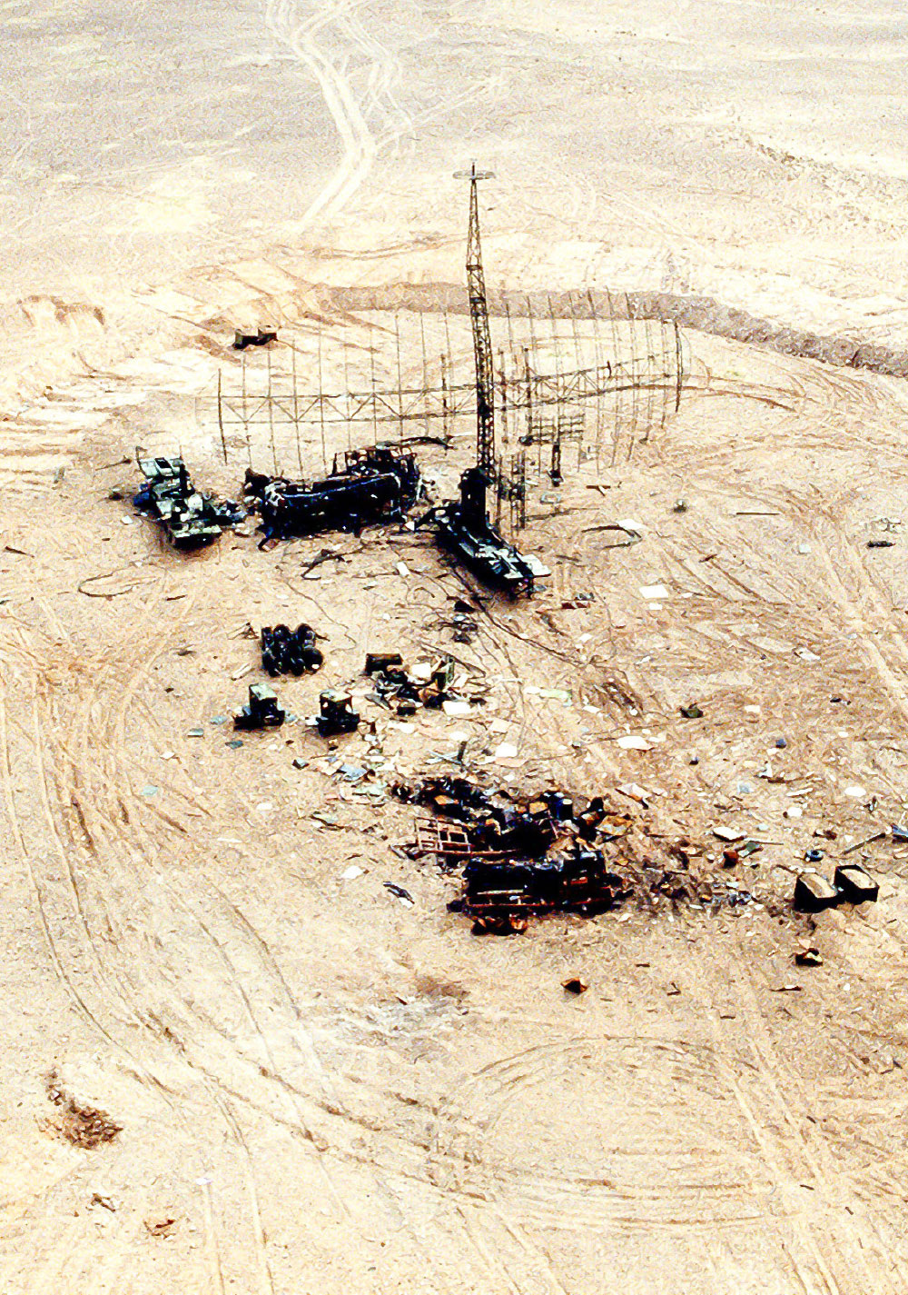 Hava Savunma Sistemleri ve Güdümlü Hava-Yer Mühimmatlar Arasındaki Rekabete Analitik Bir Bakış